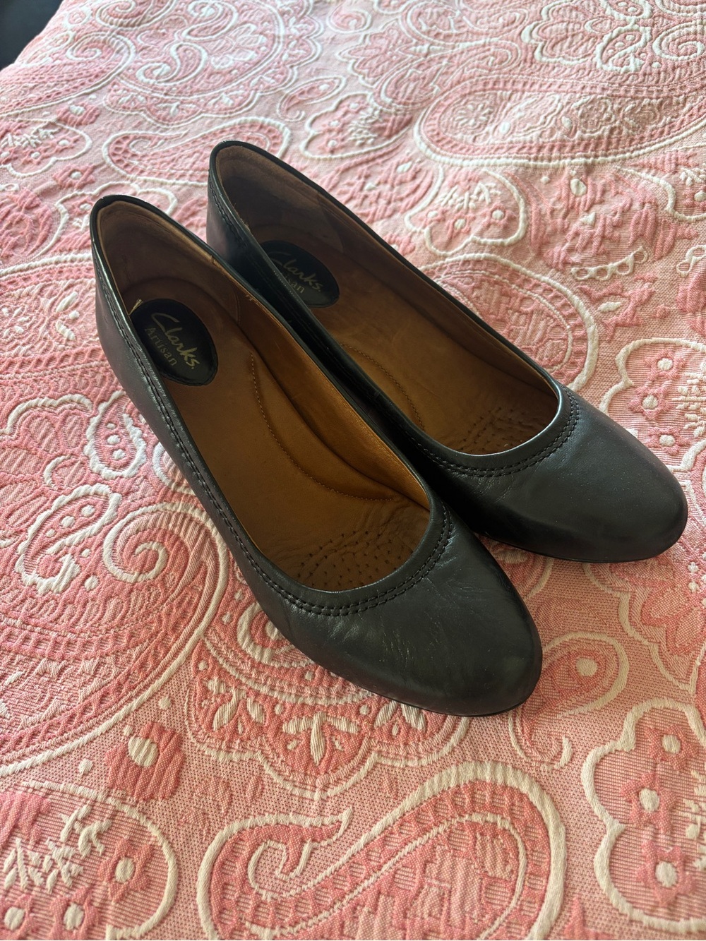 Clarks Black Leather Low Heel Pumps - size 9